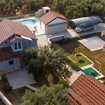 Barbara - Olive Paradise, With Chlorine-free Pool Vila *