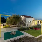 Barbara - Olive Paradise, With Chlorine-free Pool Vila Vela Luka