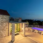 Barbara - Olive Paradise, With Chlorine-free Pool