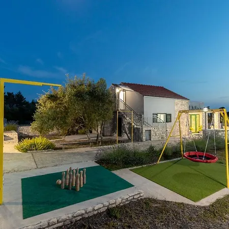 Barbara - Olive Paradise, With Chlorine-free Pool Vila Vela Luka