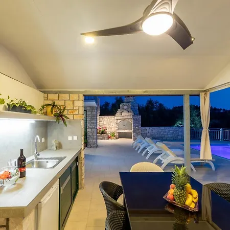 Barbara - Olive Paradise, With Chlorine-free Pool Villa