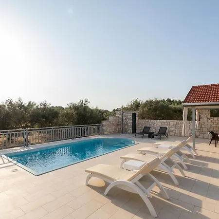 Barbara - Olive Paradise, With Chlorine-free Pool *