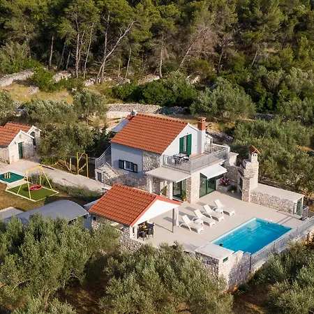 Villa Barbara - Olive Paradise, With Chlorine-free Pool