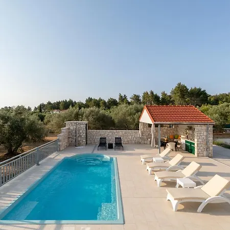 Villa Barbara - Olive Paradise, With Chlorine-free Pool *