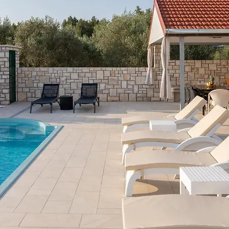 Barbara - Olive Paradise, With Chlorine-free Pool Villa *