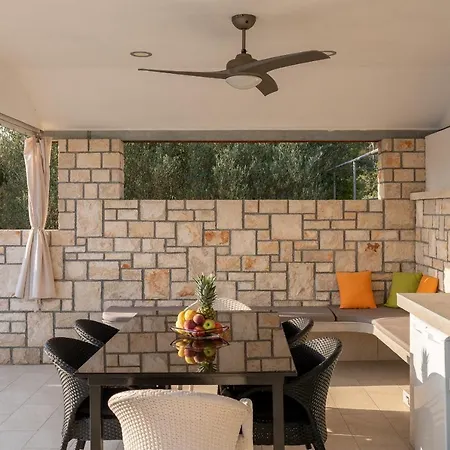 Barbara - Olive Paradise, With Chlorine-free Pool * Vela Luka