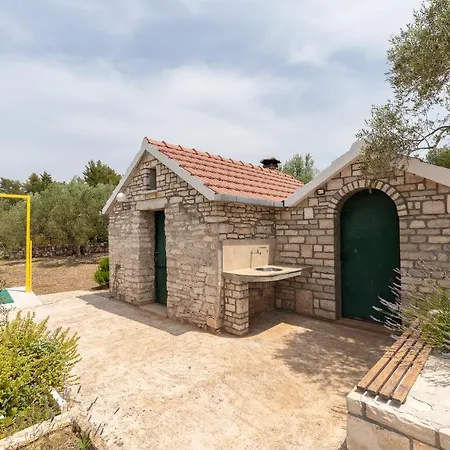 Barbara - Olive Paradise, With Chlorine-free Pool