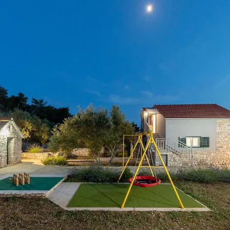 Villa Barbara - Olive Paradise, With Chlorine-free Pool *