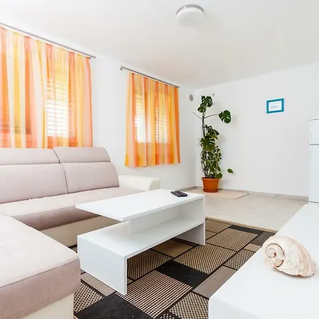 Barbara - Olive Paradise, With Chlorine-free Pool Villa *
