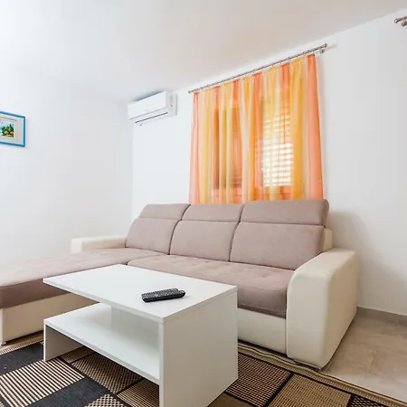 Barbara - Olive Paradise, With Chlorine-free Pool *