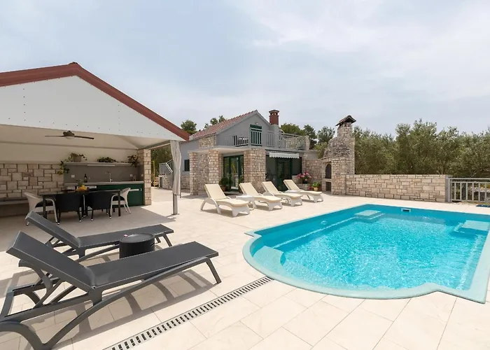 Barbara - Olive Paradise, With Chlorine-free Pool *