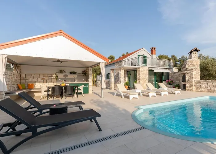 Barbara - Olive Paradise, With Chlorine-free Pool 别墅