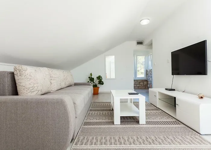 Barbara - Olive Paradise, With Chlorine-free Pool