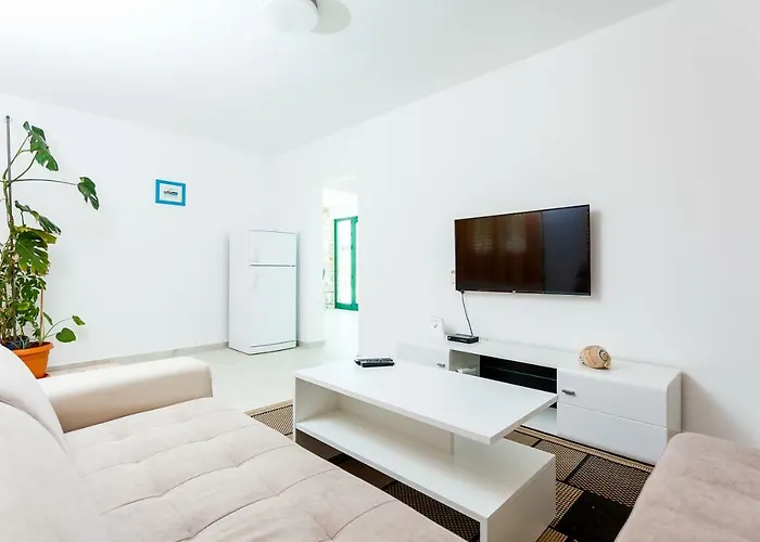 别墅 Barbara - Olive Paradise, With Chlorine-free Pool 尼亚卢卡