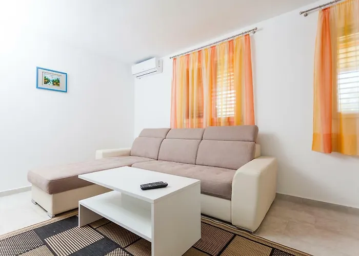 Barbara - Olive Paradise, With Chlorine-free Pool *